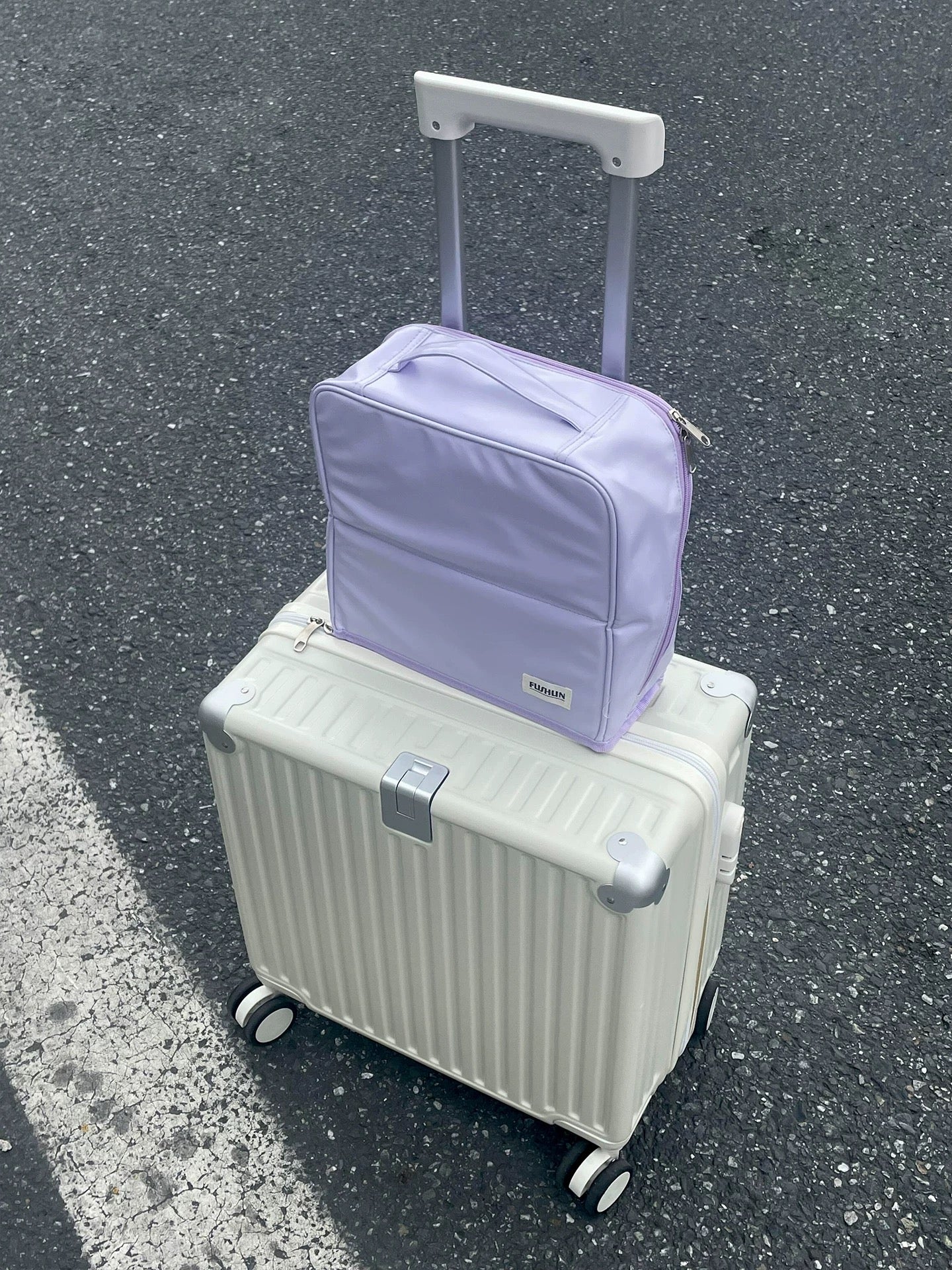 GlowNest - Cosmetics Bag