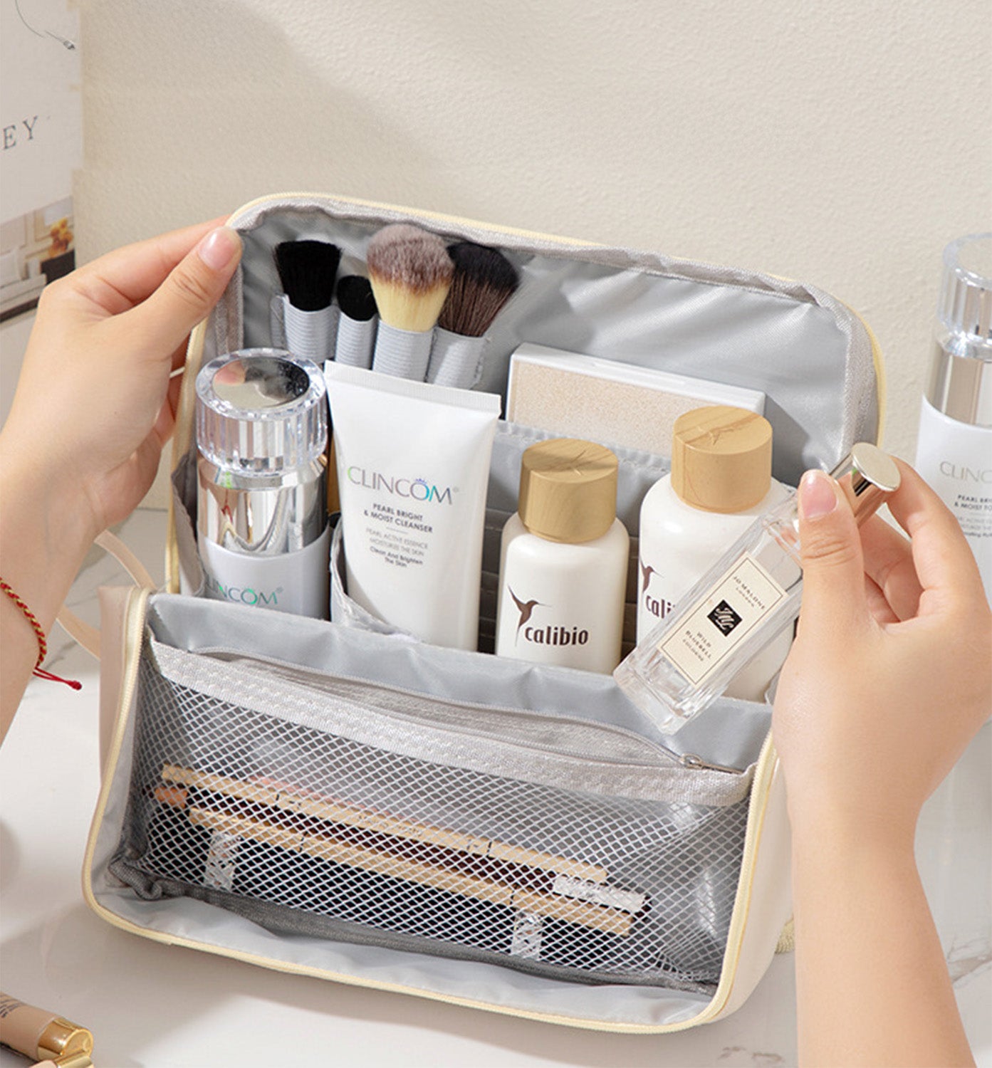 GlowNest - Cosmetics Bag