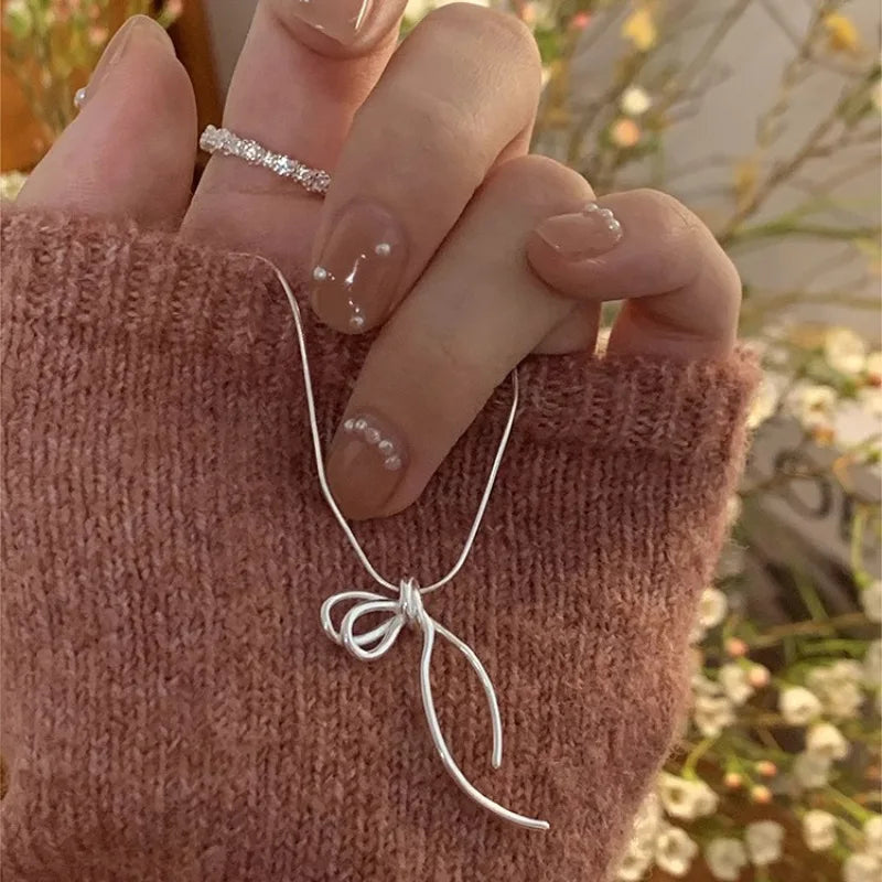 Silver Knot Essence Necklace