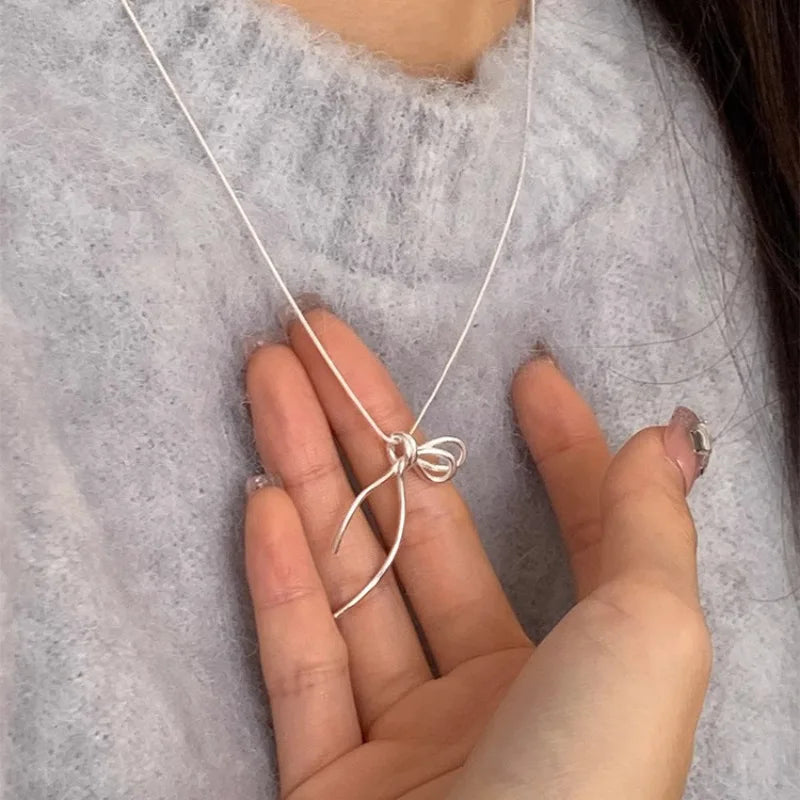 Silver Knot Essence Necklace