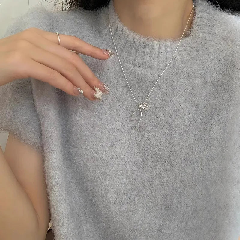 Silver Knot Essence Necklace