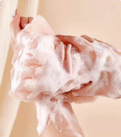 GlowReach Stretch Loofah Scrubber